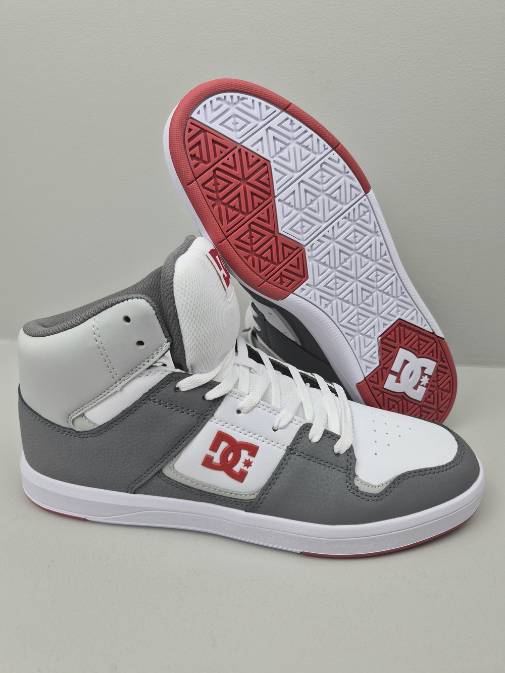 New DC Cure Men's Skate-Inspired High-Top Sneakers Men's Size 11